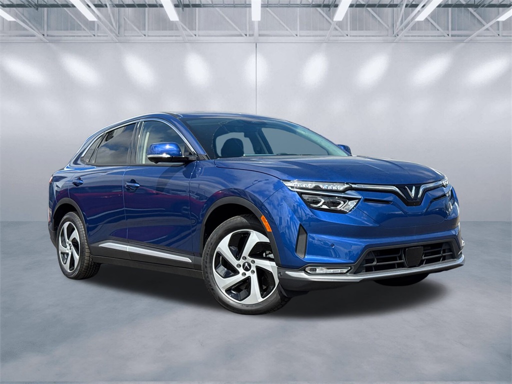 2025 VinFast VF 8 Eco's photo