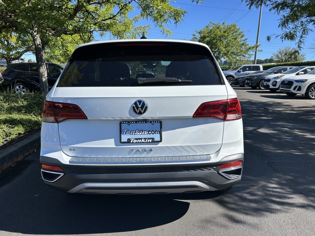 2023 Volkswagen Taos SE photo 4