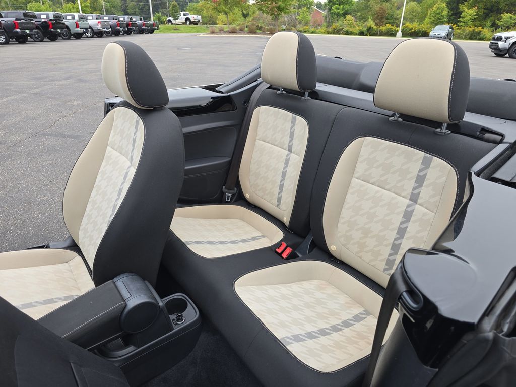 2018 Volkswagen Beetle SE Coast photo 12