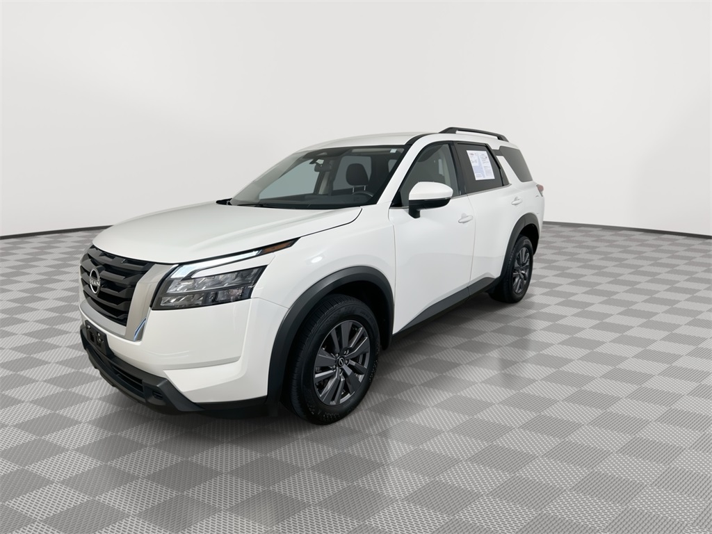 2024 Nissan Pathfinder SV photo 3