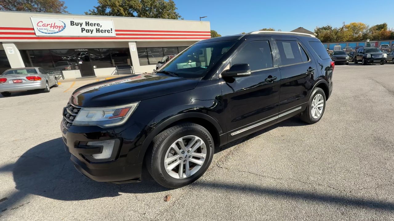 2017 Ford Explorer XLT photo 3