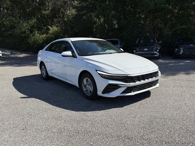 2026 Hyundai Elantra SE's photo