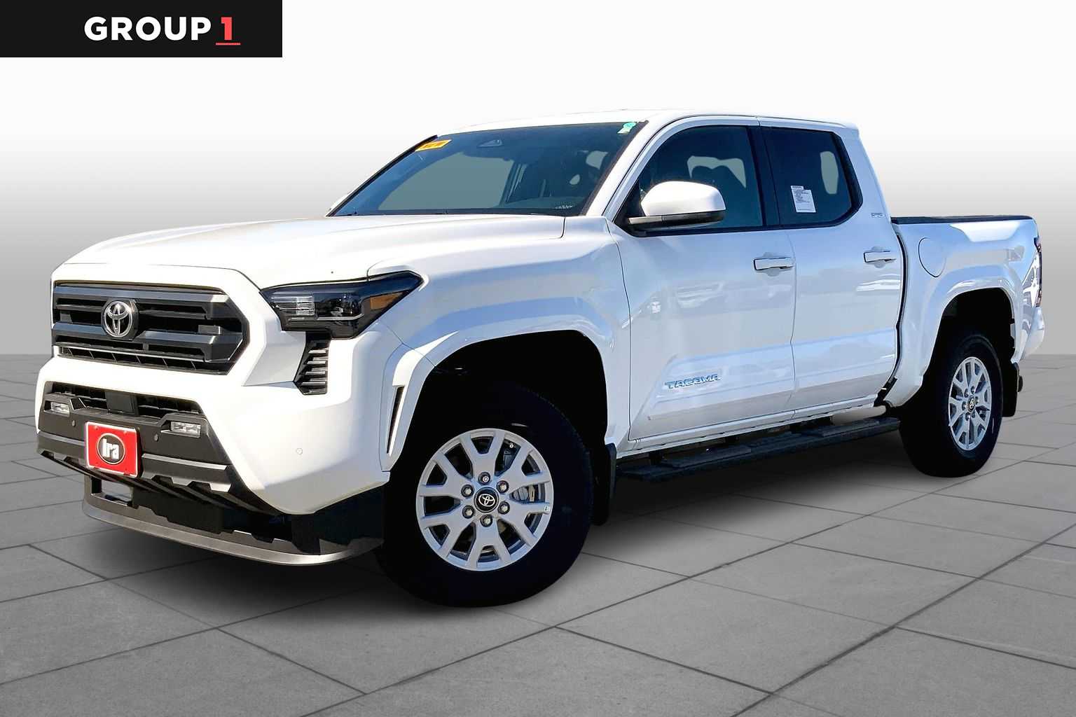 2025 Toyota Tacoma SR5's photo