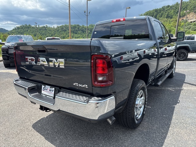 2025 Ram 2500 Tradesman photo 2