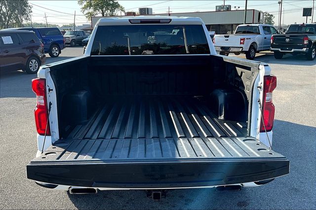 2019 Chevrolet Silverado 1500 Custom photo 19