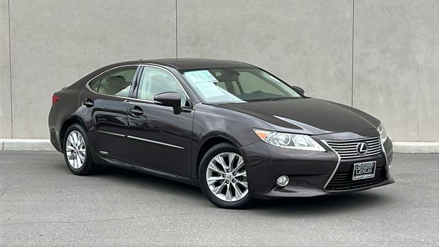 2013 Lexus ES 300h's photo