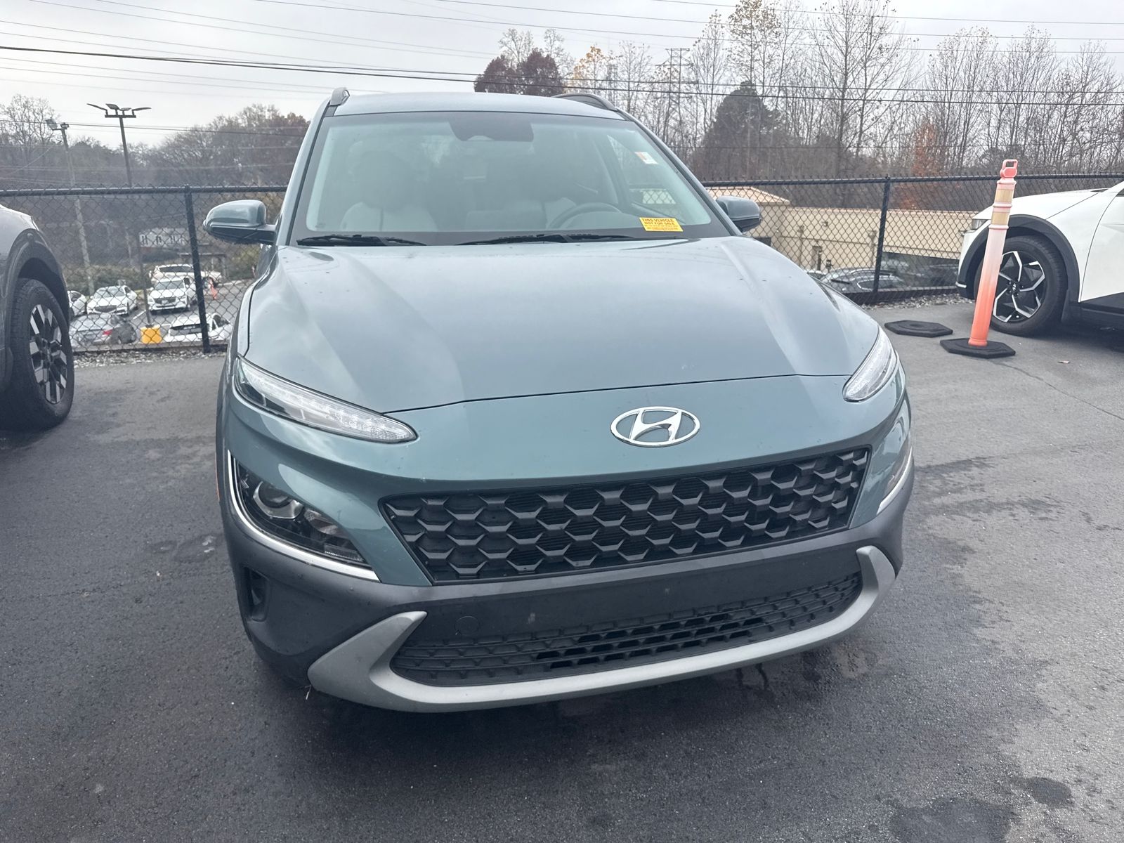 2022 Hyundai Kona SEL photo 3