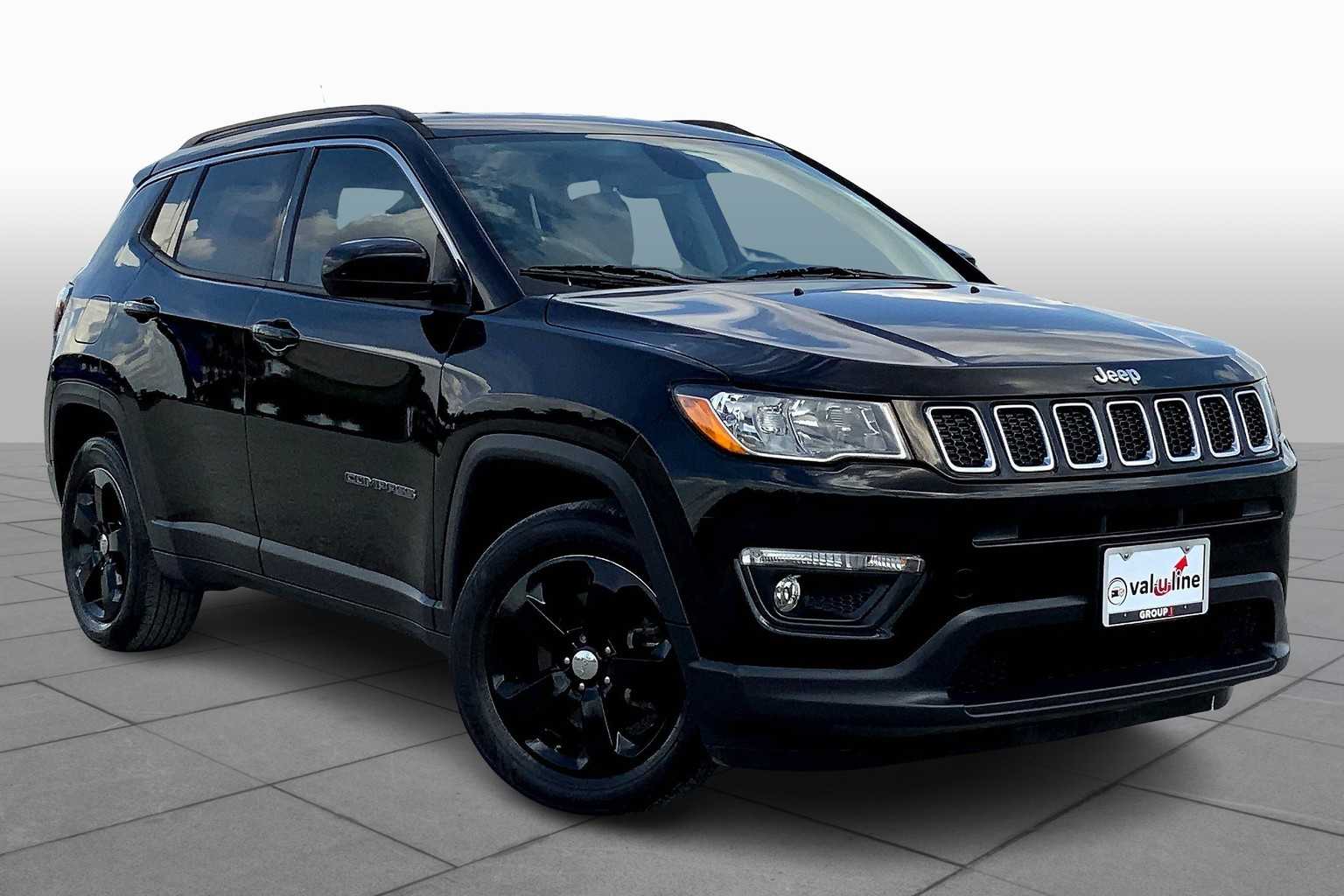2018 Jeep Compass Latitude photo 2