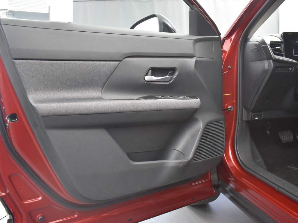 2026 Nissan Kicks SV photo 25