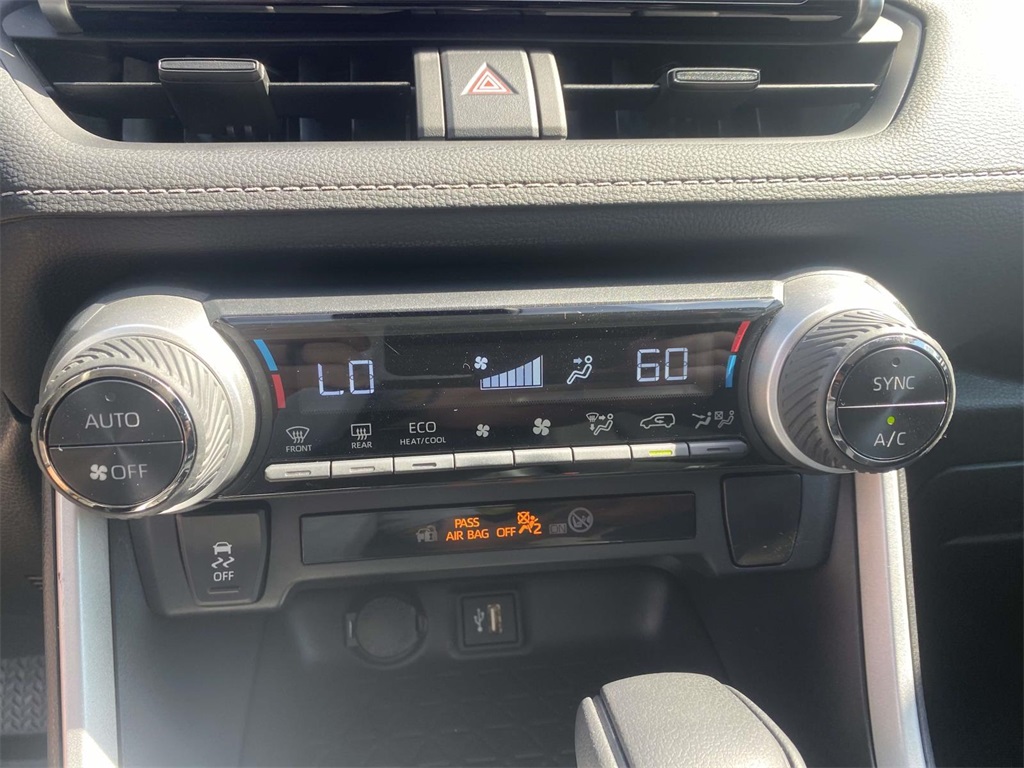 2024 Toyota RAV4 Hybrid LE photo 19