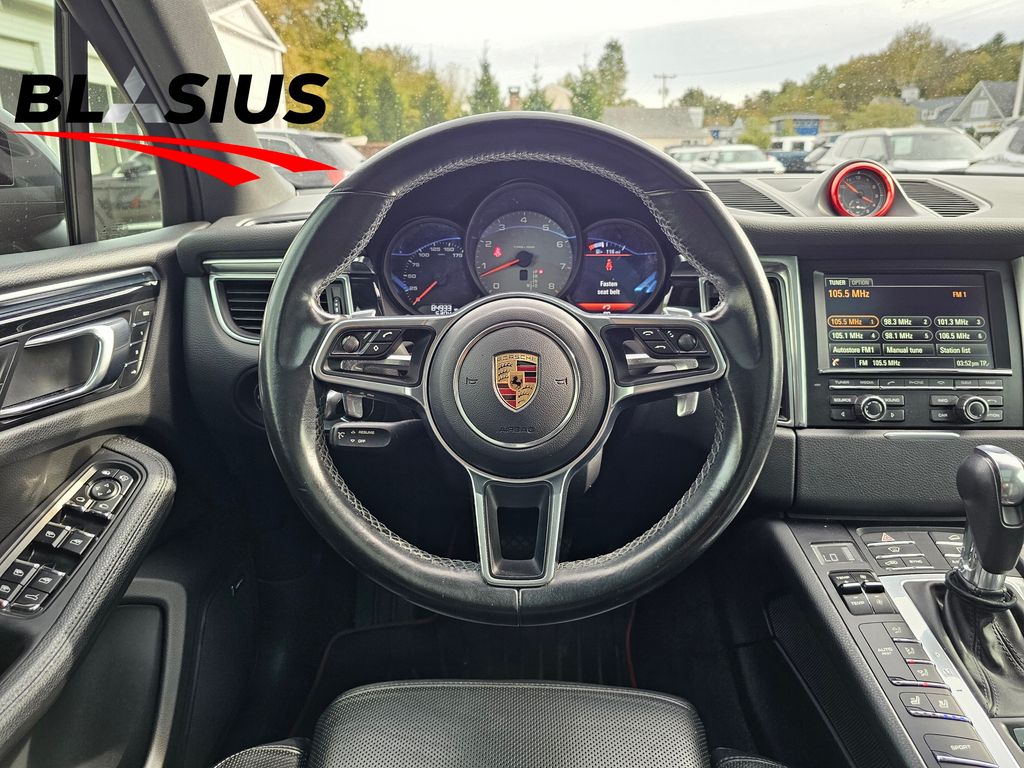 2016 Porsche Macan S photo 23