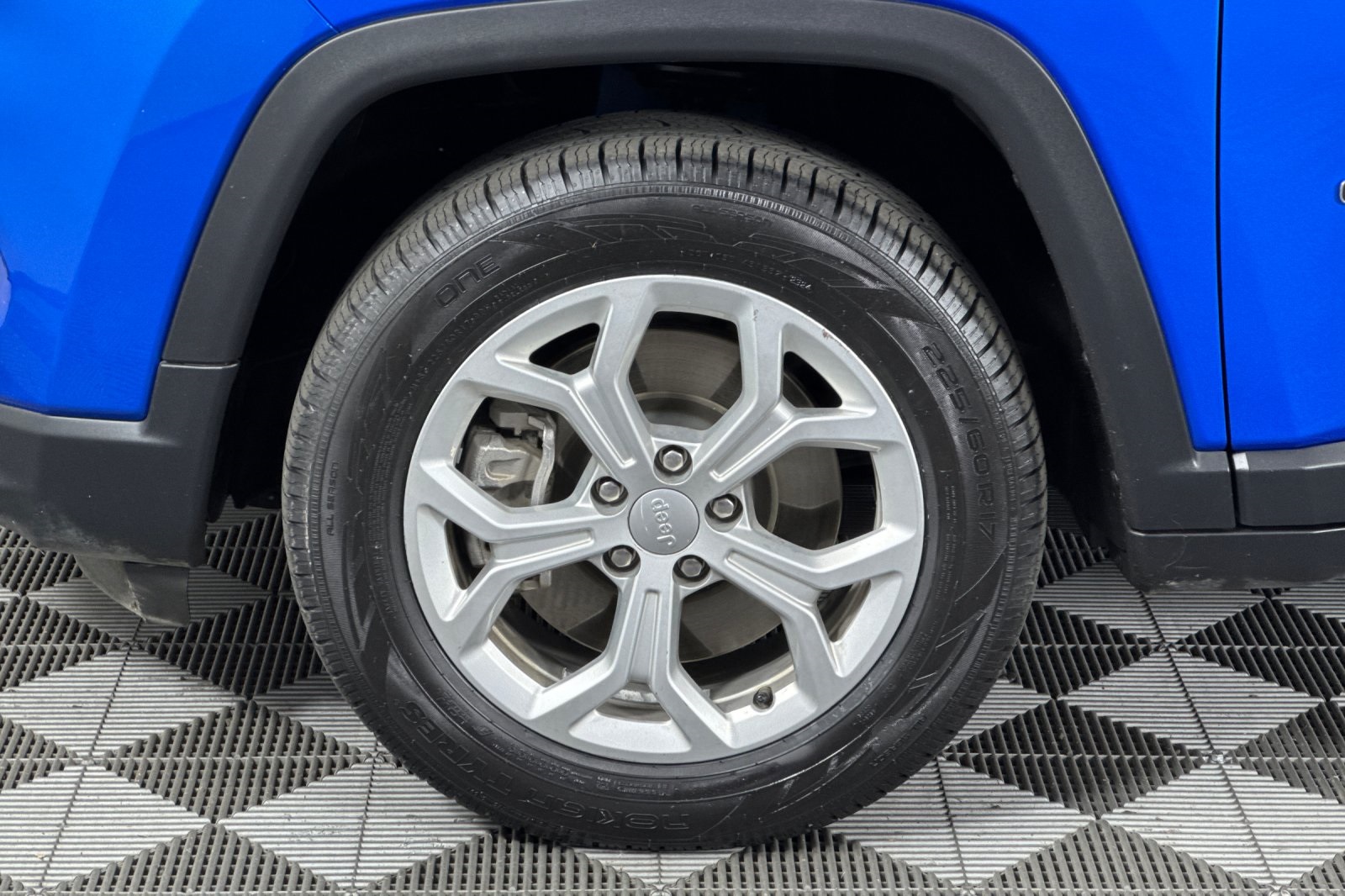 2024 Jeep Compass Latitude photo 25