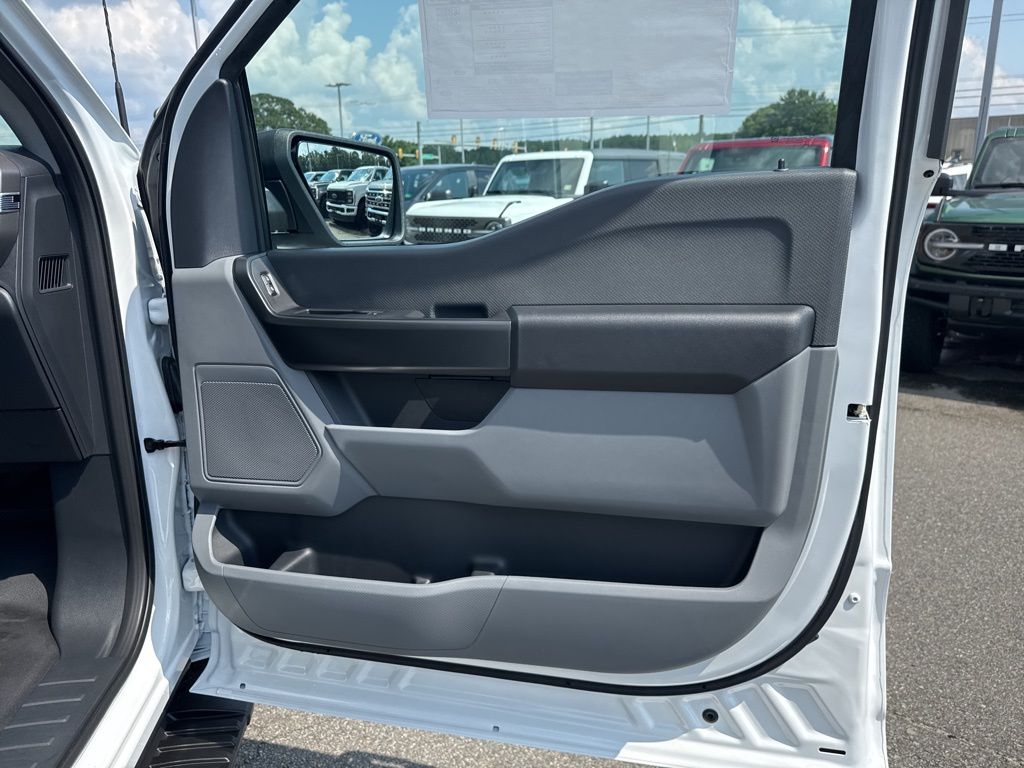 2025 Ford F-150 XL photo 14