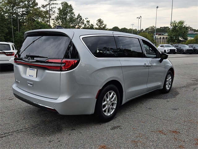 2026 Chrysler Pacifica photo 12