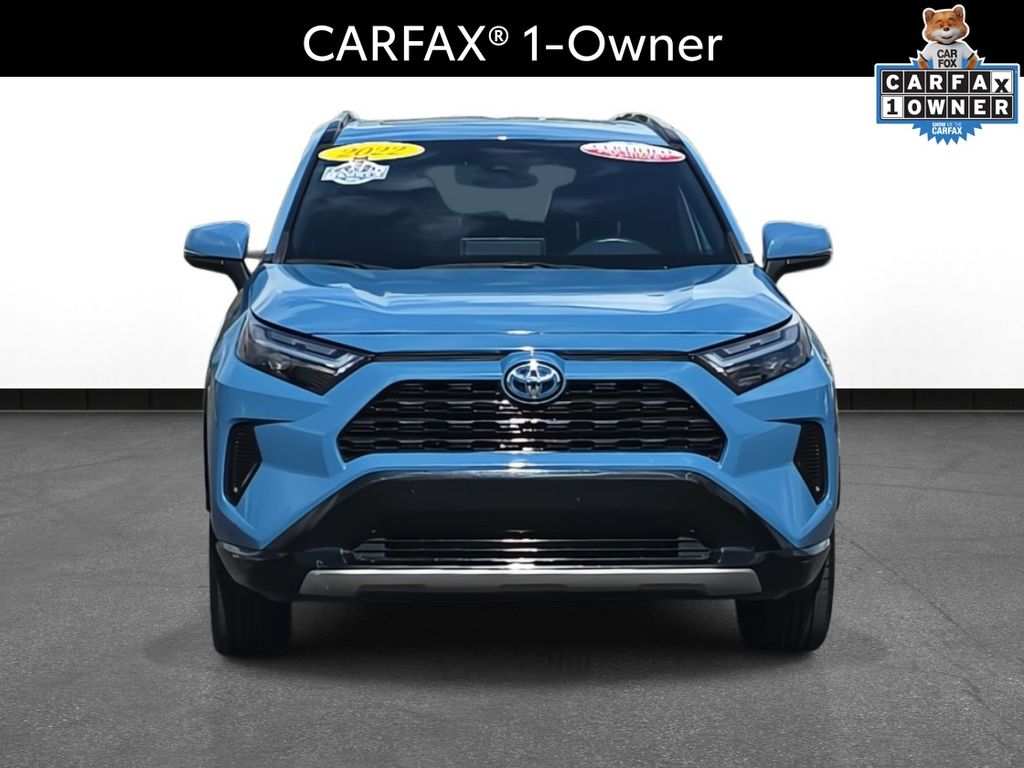2022 Toyota RAV4 Hybrid SE photo 2