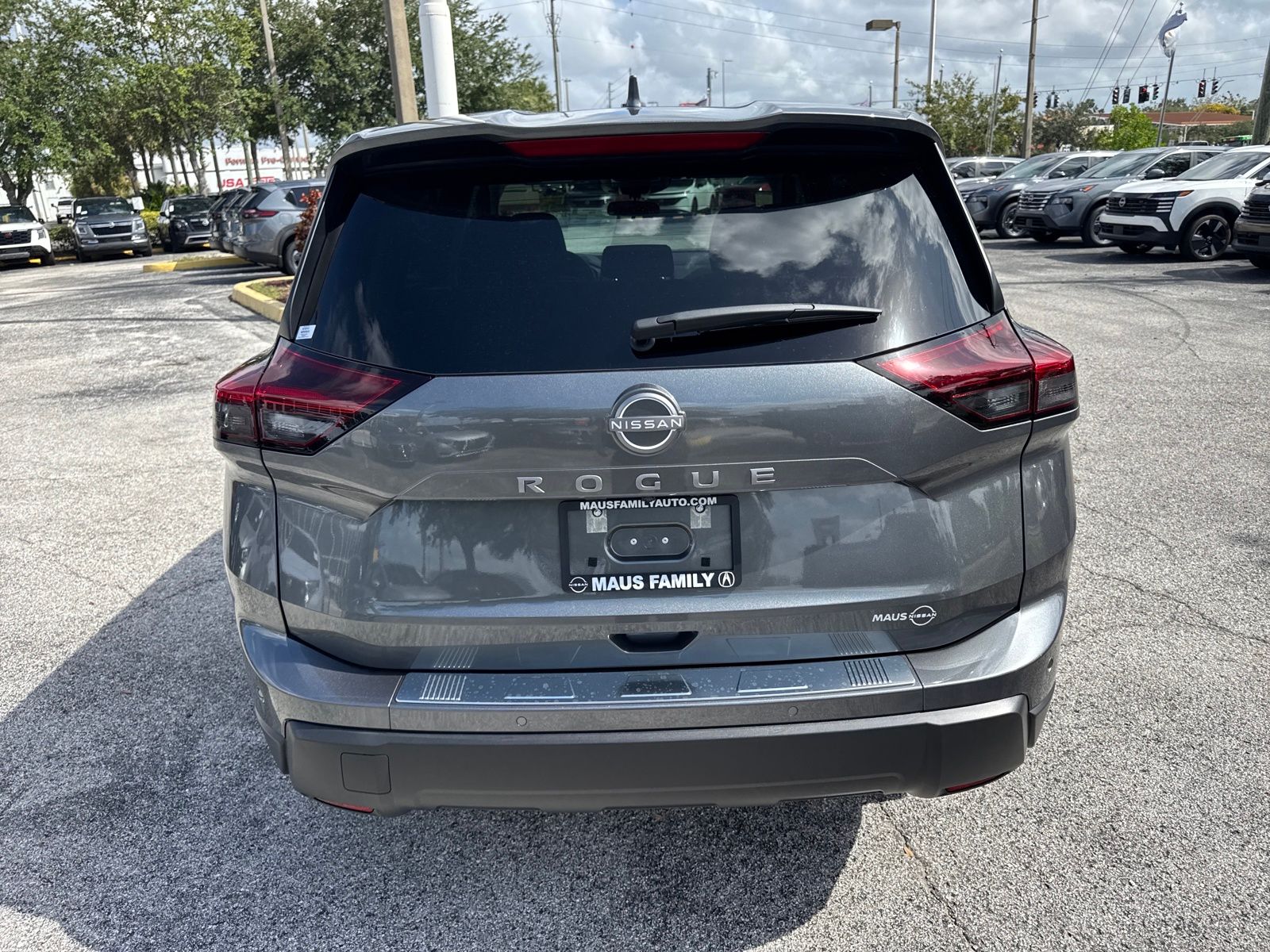 2026 Nissan Rogue SV photo 4