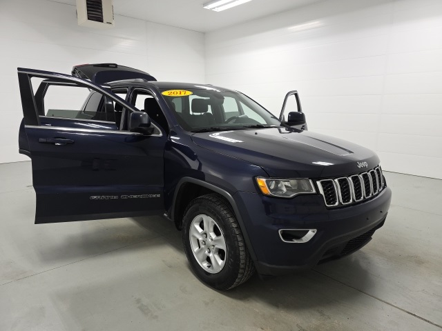 2017 Jeep Grand Cherokee Laredo photo 4