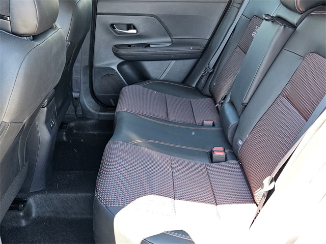 2025 Nissan Kicks SR photo 4