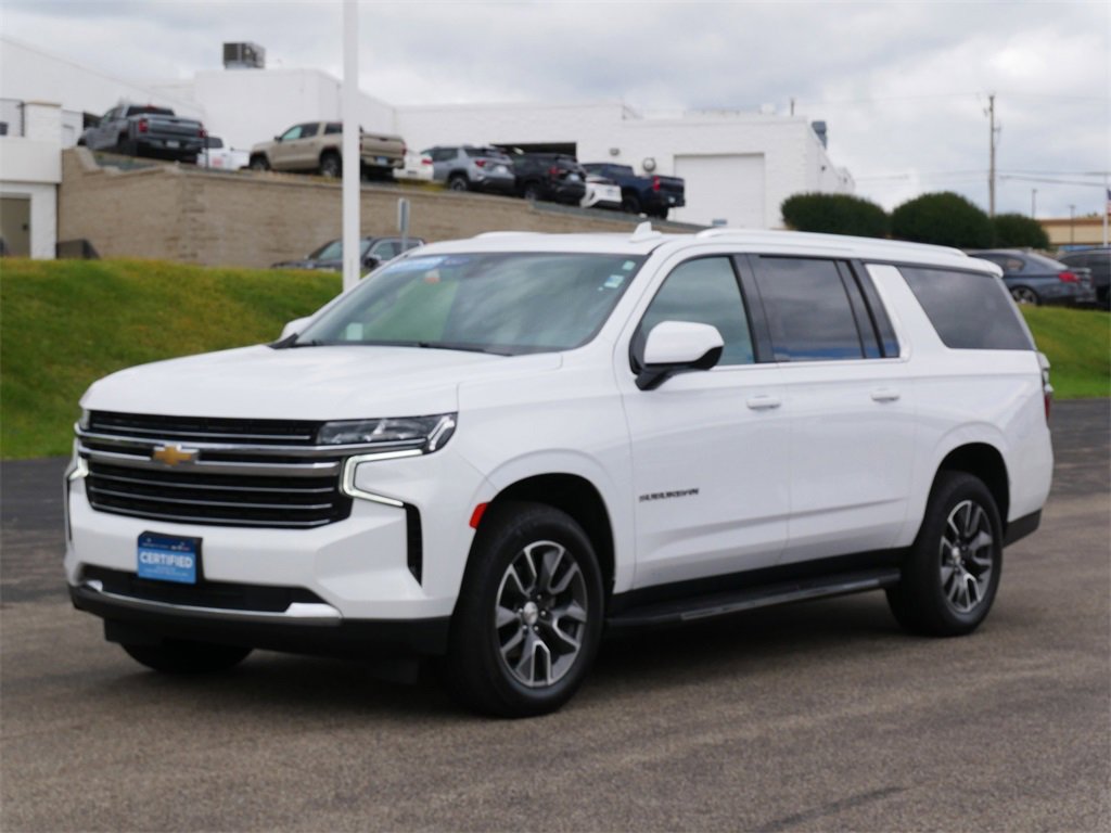2021 Chevrolet Suburban LT photo 3
