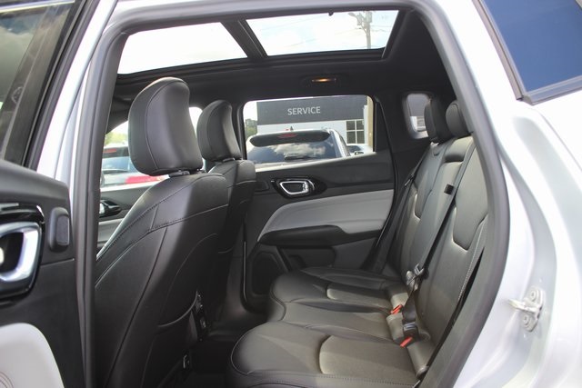 2025 Jeep Compass Limited photo 17