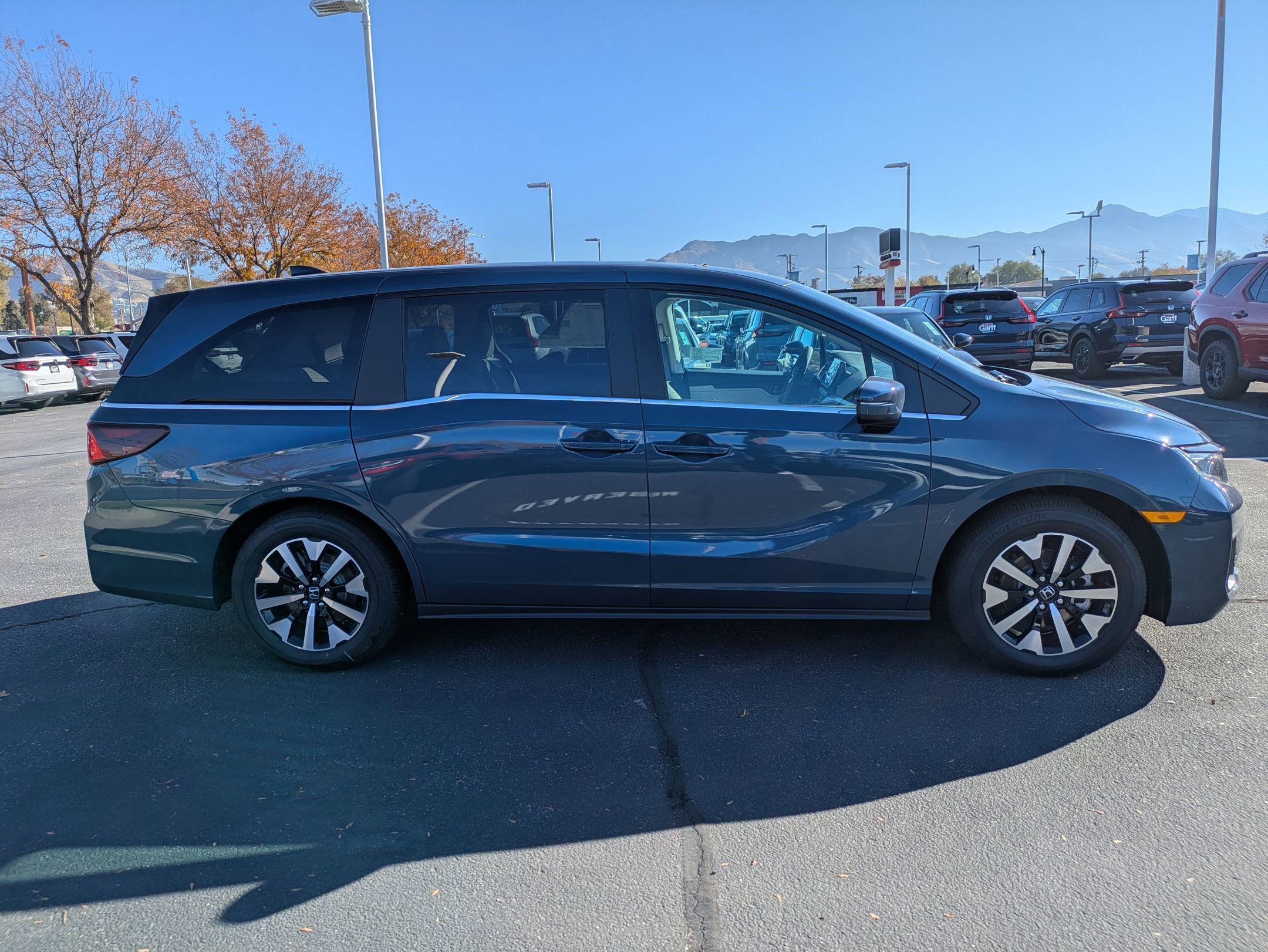 2026 Honda Odyssey EX-L photo 2