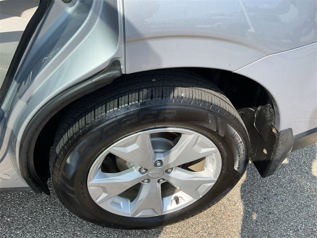 2016 Subaru Forester 2.5i Premium photo 18