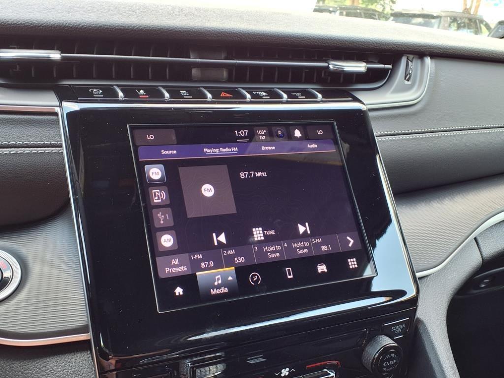 2025 Jeep Grand Cherokee Laredo X photo 3