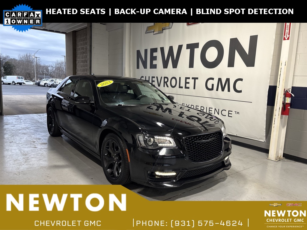 2023 Chrysler 300 Touring L