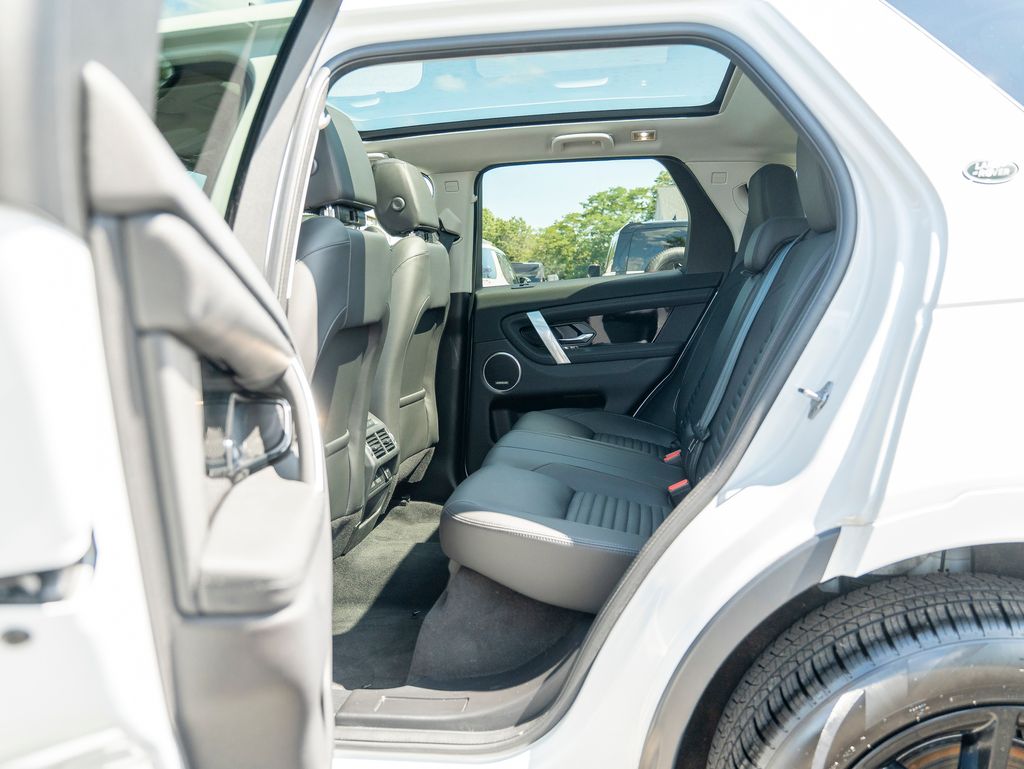 2024 Land Rover Discovery Sport S photo 20