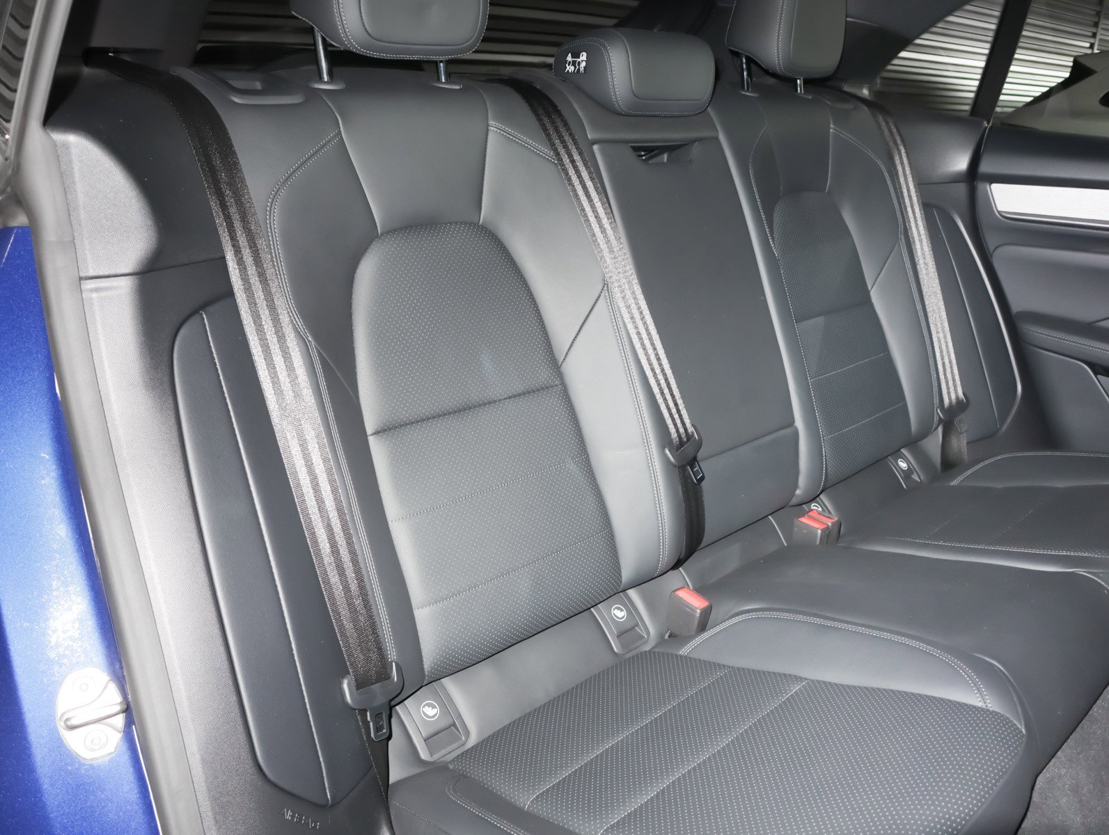 2024 Porsche Macan Electric 4 photo 6