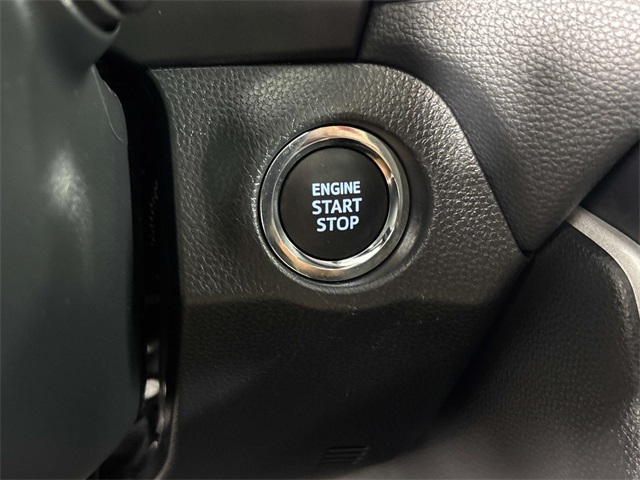 2024 Toyota RAV4 XLE photo 22