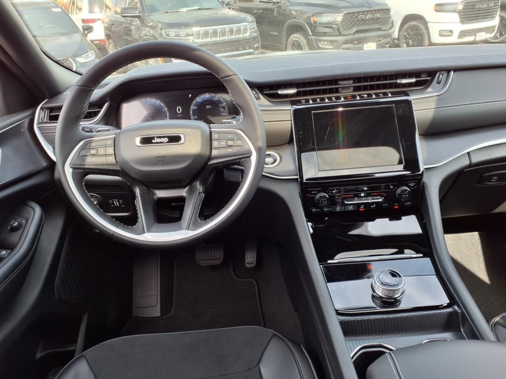 2025 Jeep Grand Cherokee Altitude X photo 14