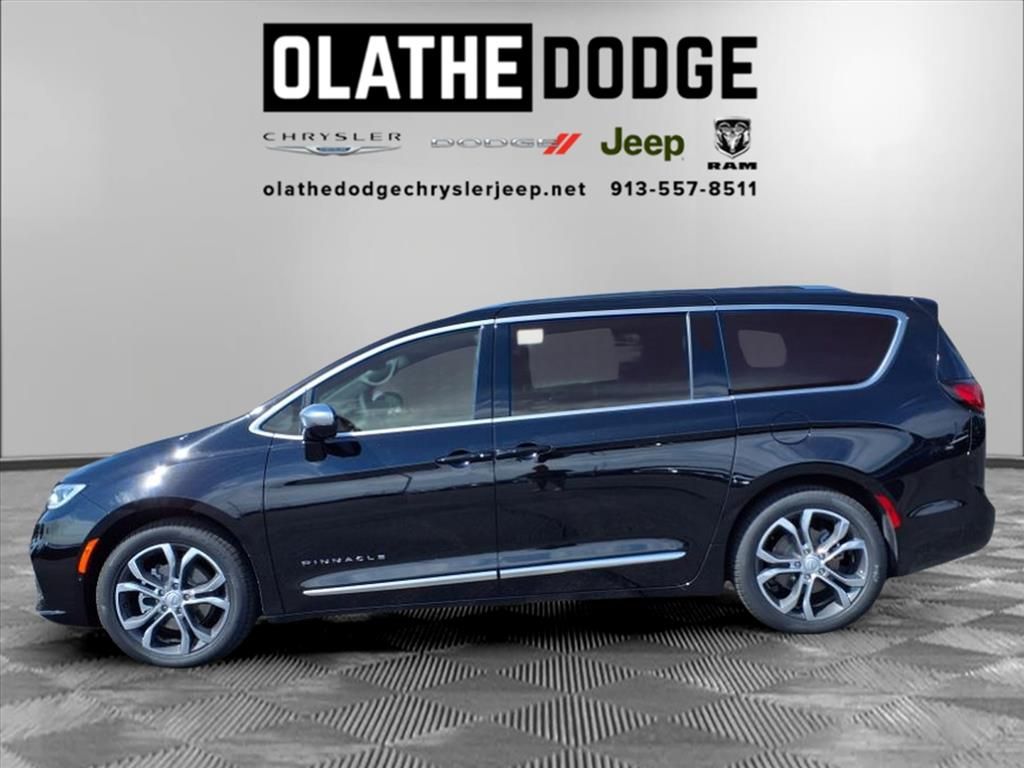 2026 Chrysler Pacifica Pinnacle photo 15
