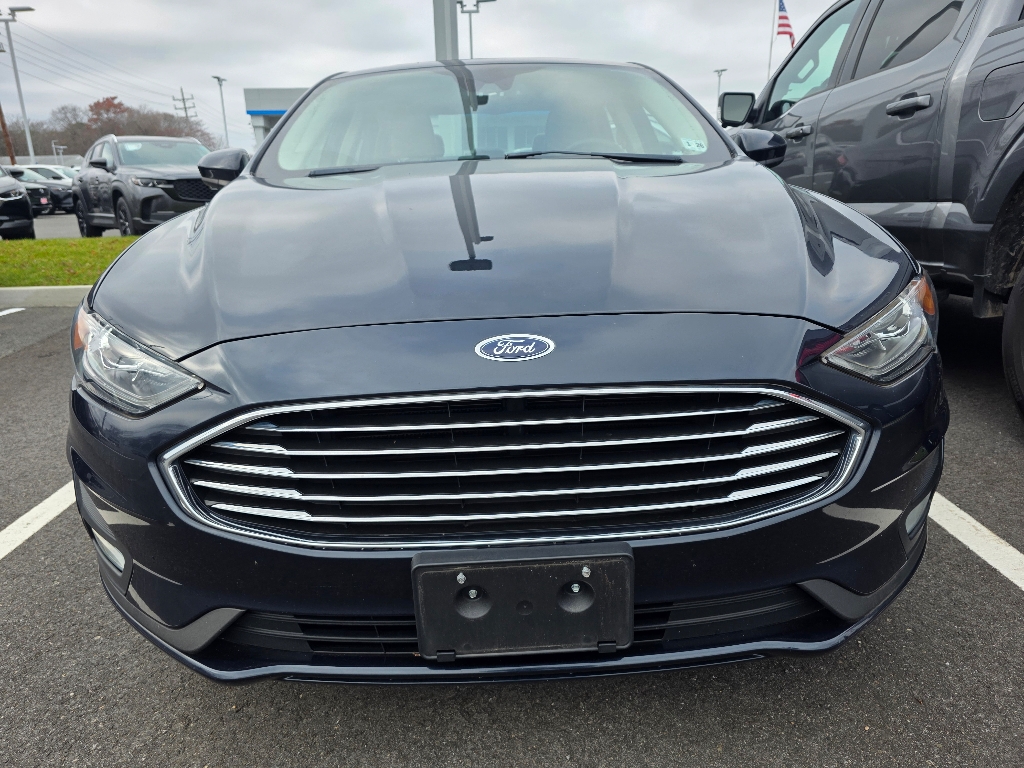 2020 Ford Fusion SE photo 2