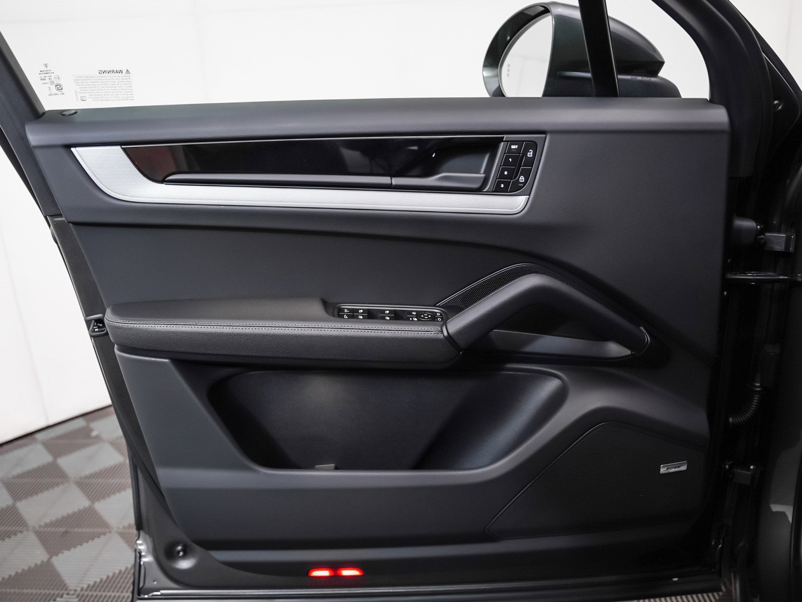 2025 Porsche Cayenne photo 22