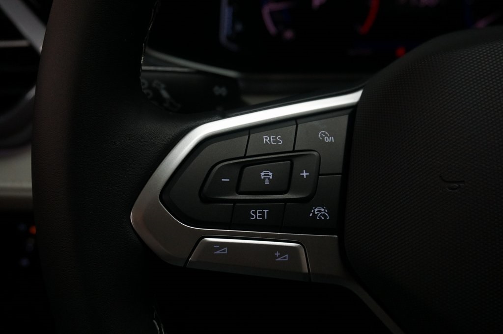 2025 Volkswagen Taos SEL photo 16