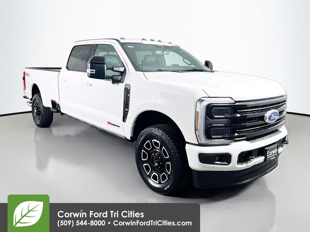 2026 Ford F-350 Super Duty Platinum's photo