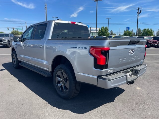 2025 Ford F-150 Lightning Flash photo 14