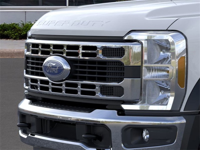 2025 Ford F-600 photo 17