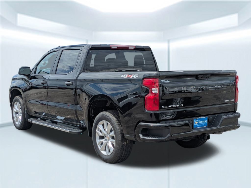 2025 Chevrolet Silverado 1500 Custom photo 3