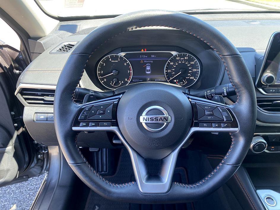2021 Nissan Altima 2.5 SR photo 8