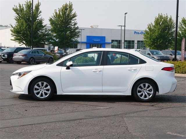 2022 Toyota Corolla LE photo 3