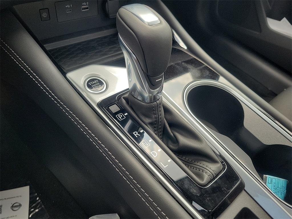 2025 Nissan Altima SV photo 14