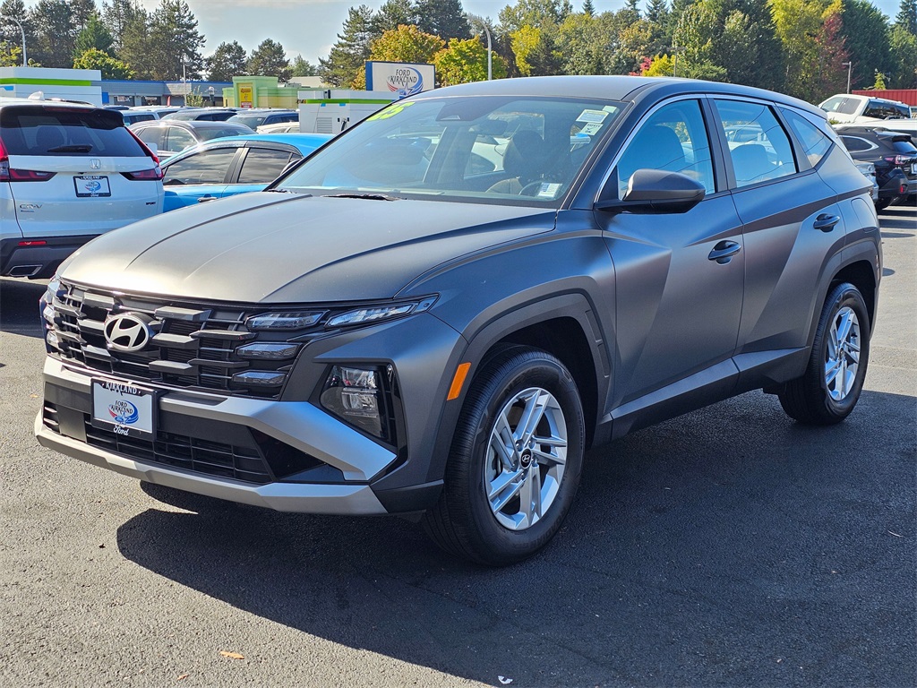 2025 Hyundai Tucson SE photo 3