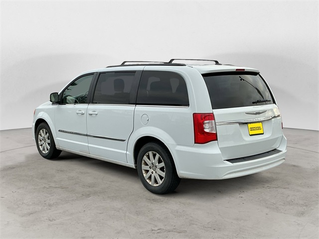 2013 Chrysler Town & Country Touring photo 3