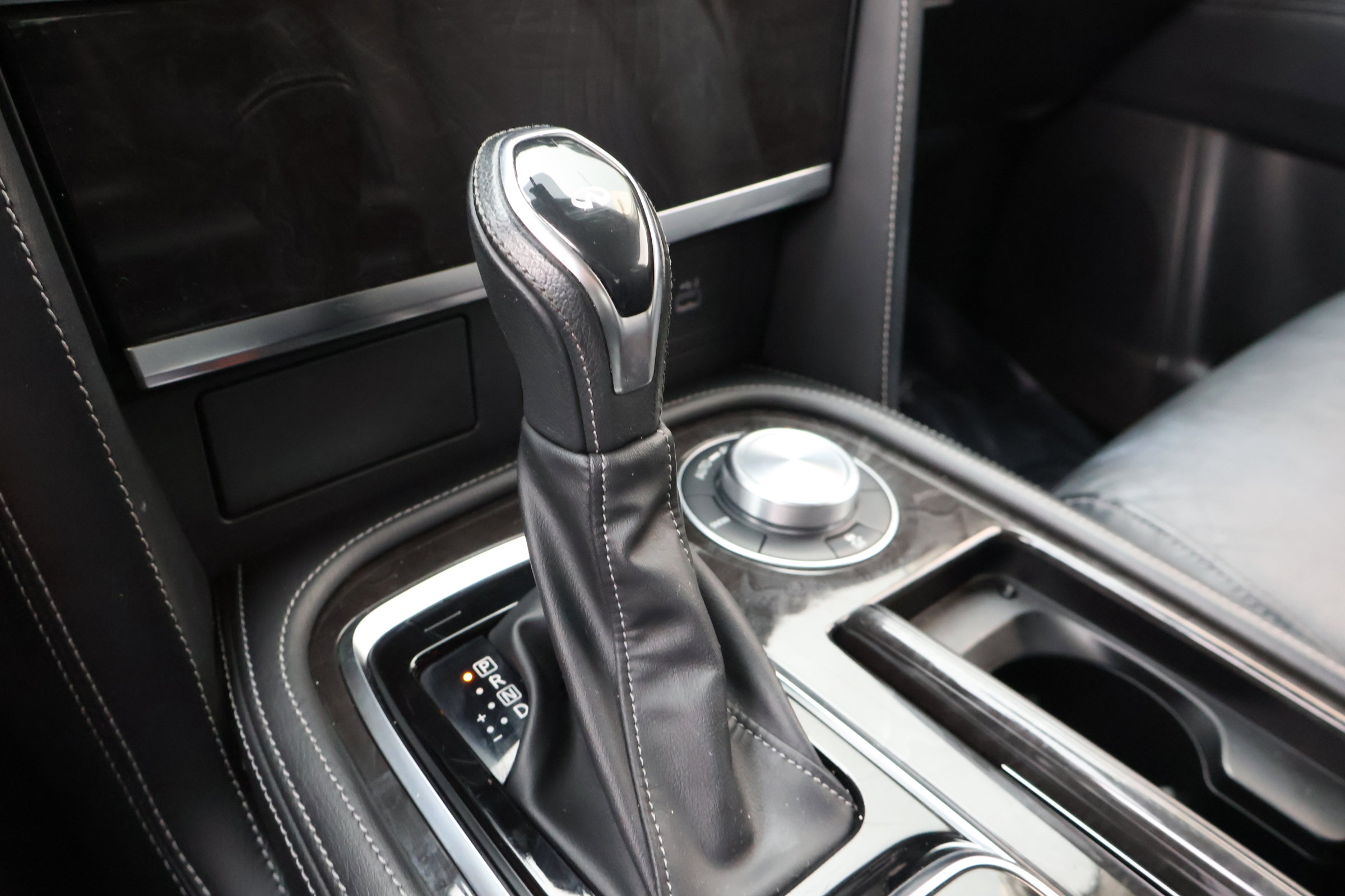 2022 Infiniti QX80 Luxe photo 27