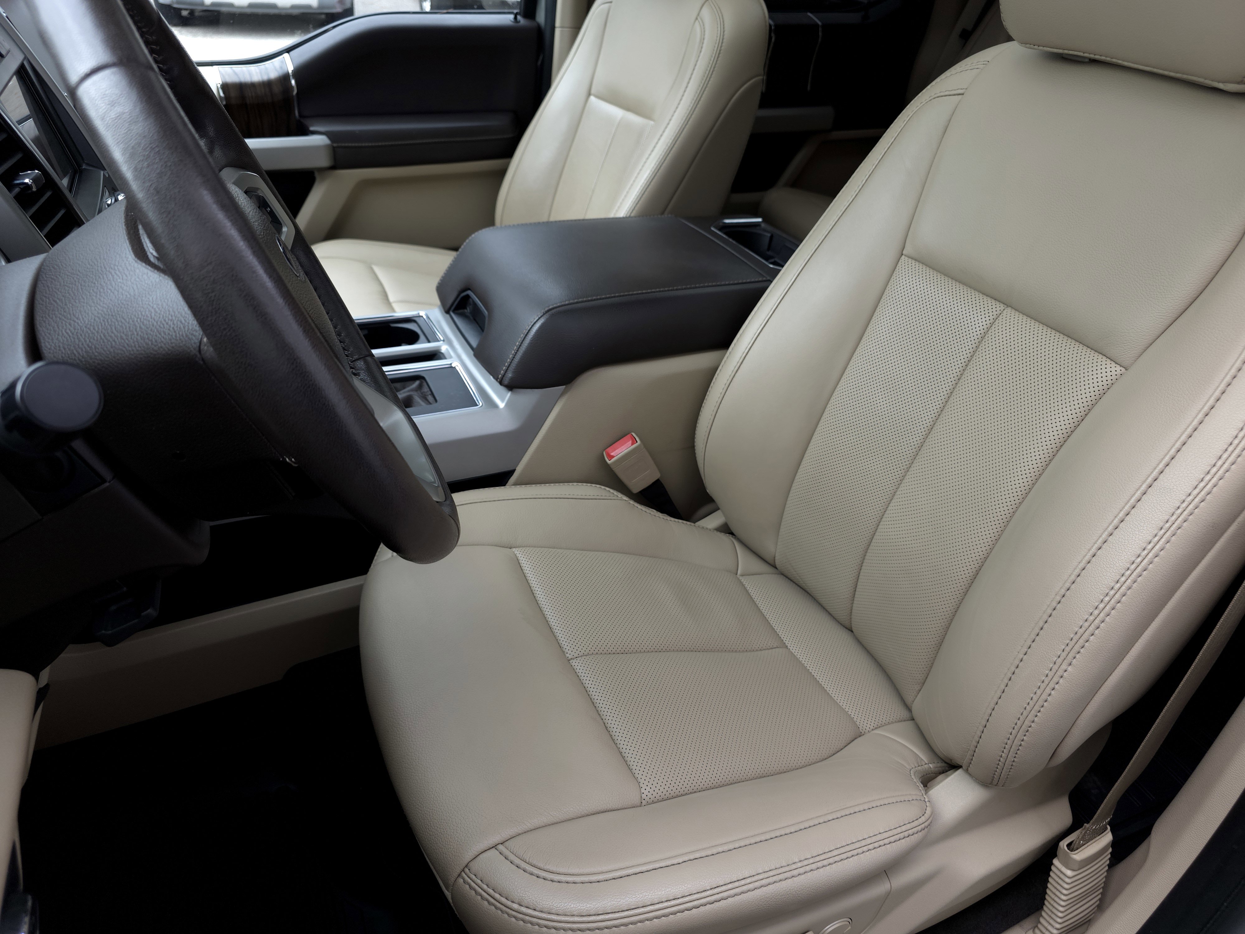 2019 Ford F-150 Lariat photo 3