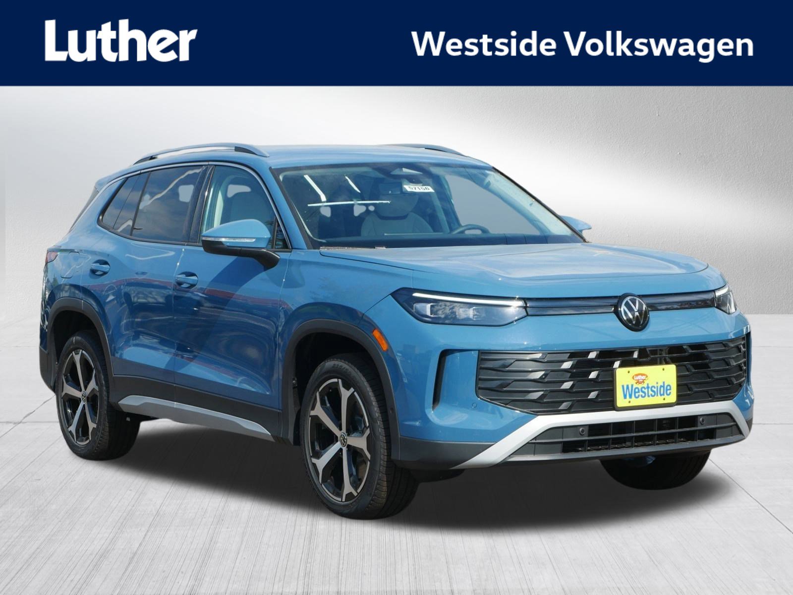 2025 Volkswagen Tiguan SE's photo