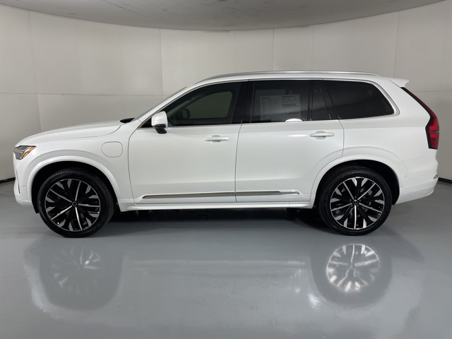 2025 Volvo XC90 T8 photo 5