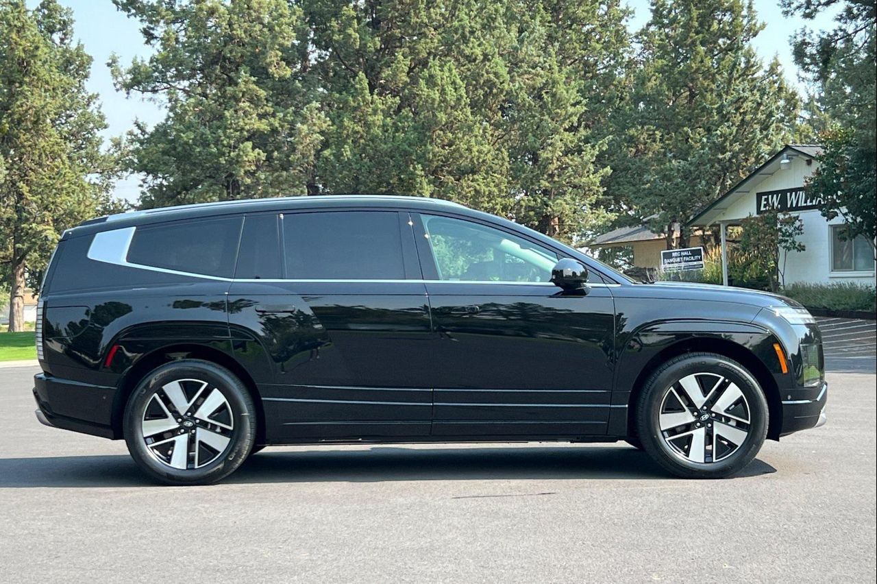 2026 Hyundai Ioniq SEL photo 3